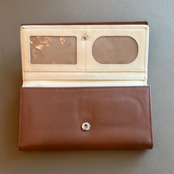 Elegant Brown and Cream Women's Wallet - Picture 2 of 4